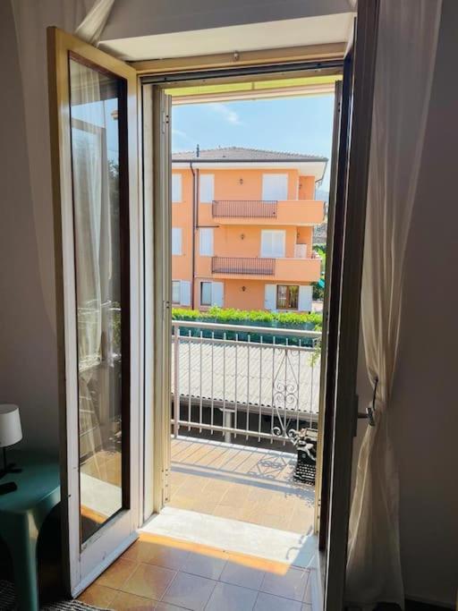 Apartment Al Lago, Torri Del Benaco Ngoại thất bức ảnh